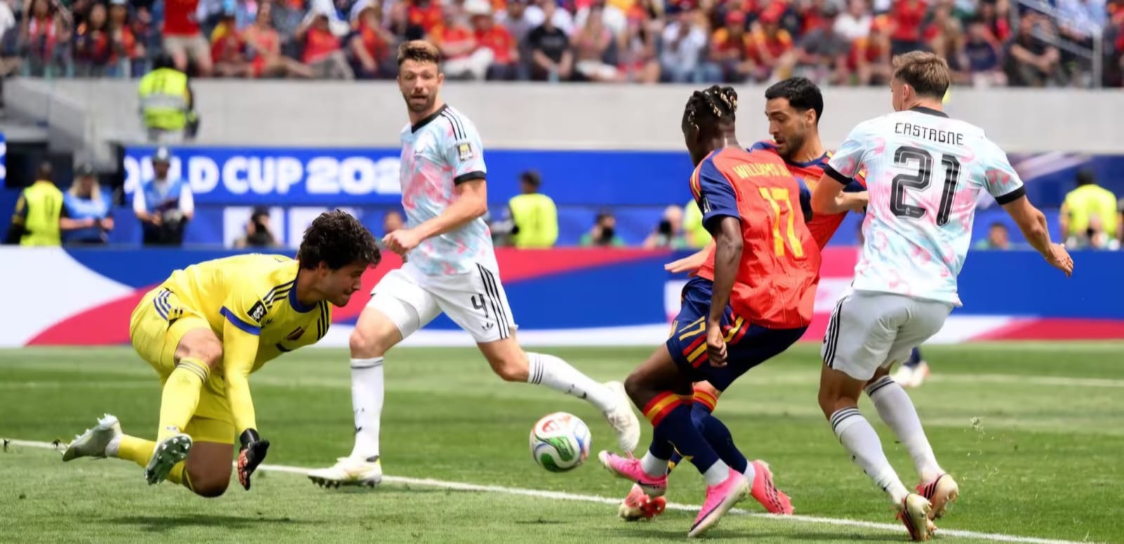 Espanha supera adversidades, derrota Bélgica e volta à semifinal da Copa após 16 anos