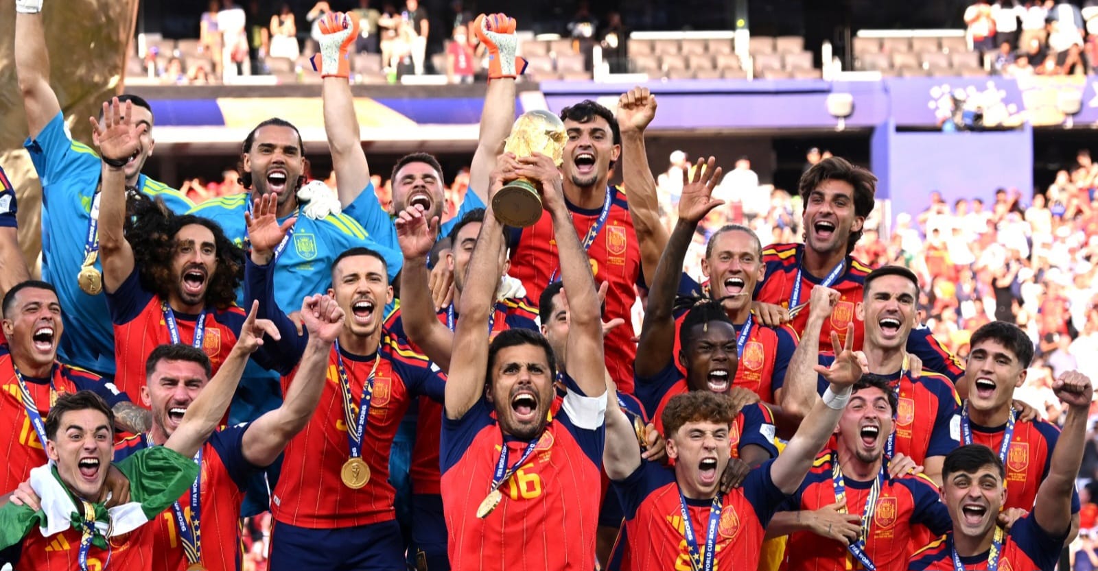 Espanha impõe força do coletivo, neutraliza Messi, domina Argentina e conquista o bicampeonato mundial
