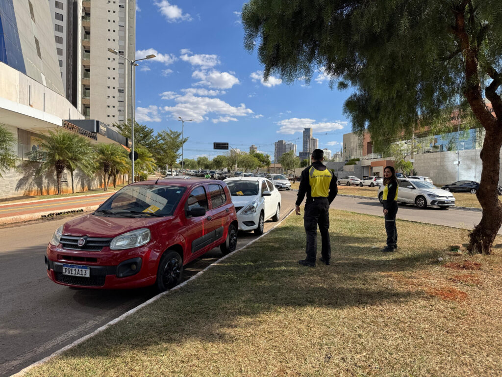 Goiânia aplica 9,3 mil multas por estacionamento irregular em 2026 e valor das autuações pode chegar a R$ 1,83 milhão