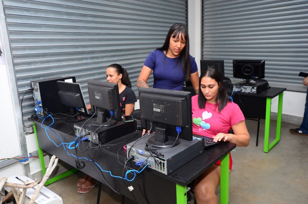 Programa Sukatech oferece 206 vagas gratuitas para cursos de tecnologia
