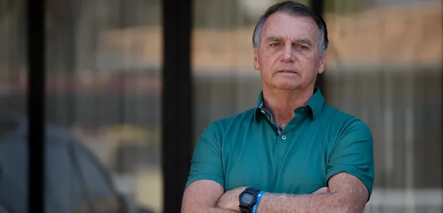 PF faz busca na casa de Bolsonaro e informa que não encontrou armas durante operação