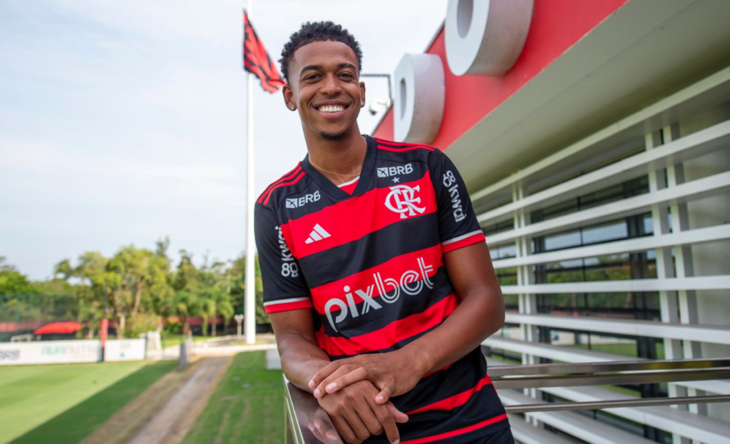 Flamengo empresta atacante Carlinhos ao Athletic para Série B