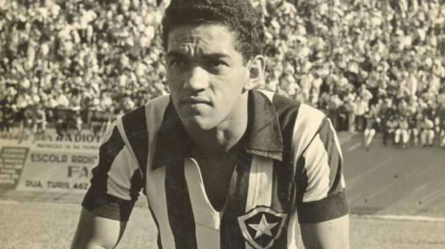 Quatro décadas depois, Garrincha recebe homenagem inédita do The New York Times