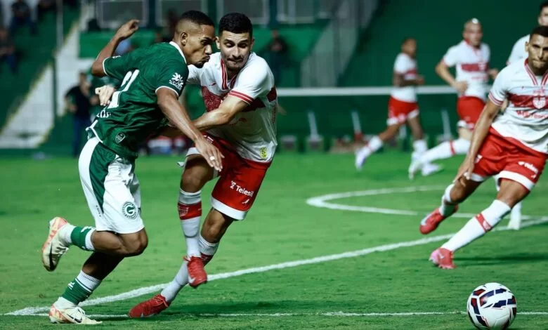 Goiás busca terceira vitória seguida diante do CRB para entrar no G-6 da Série B