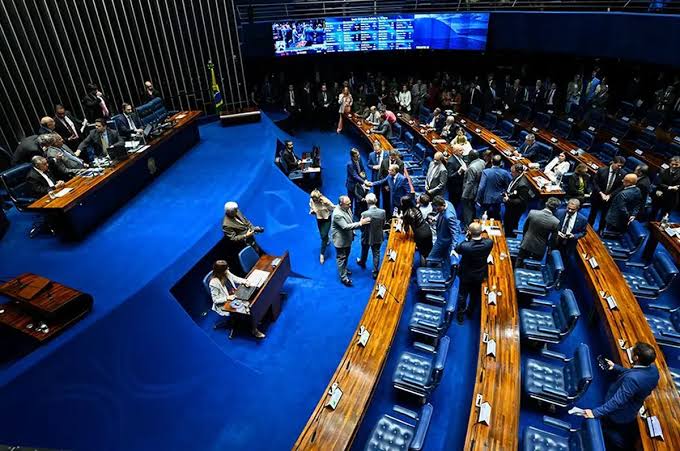 Senado aprova projeto que cria pagamento automático da pensão alimentícia