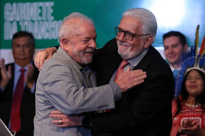 Lula reencontra Jaques Wagner em agenda na Bahia após crise no governo