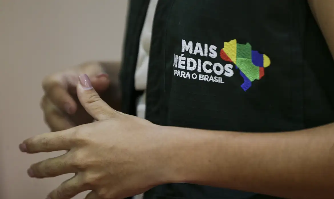 Edital abre 37 vagas para provimento de médicos especialistas em Goiás