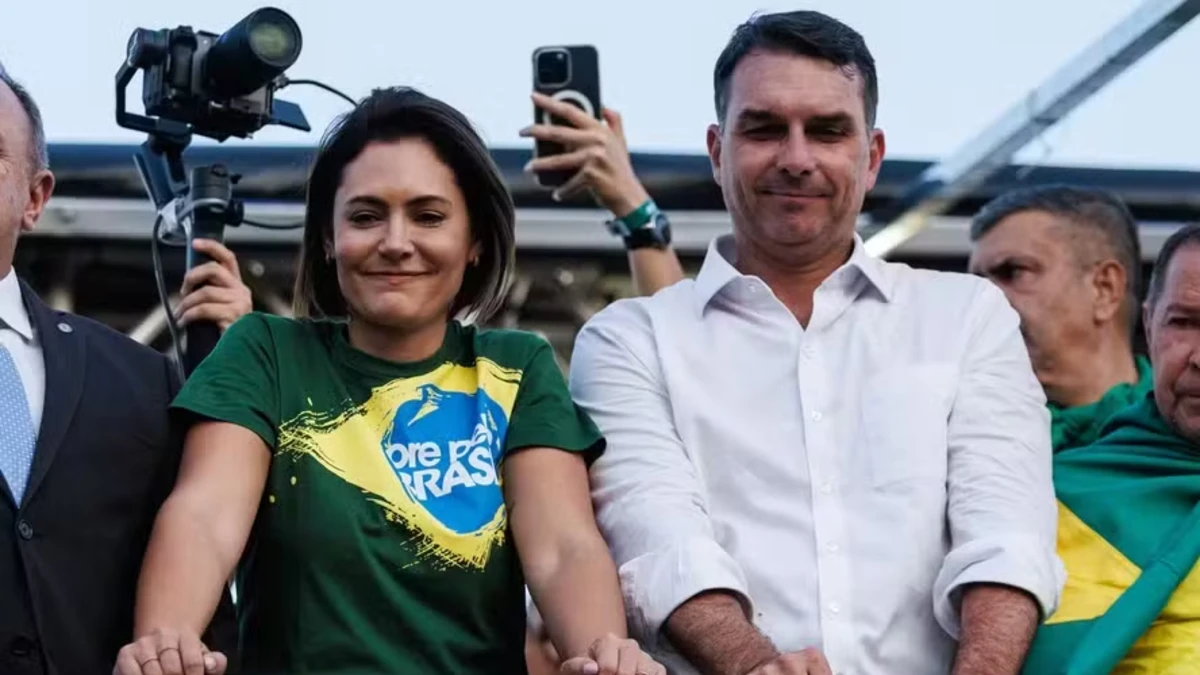 Flávio Bolsonaro pede desculpas a Michelle e faz apelo por união às vésperas da convenção do PL