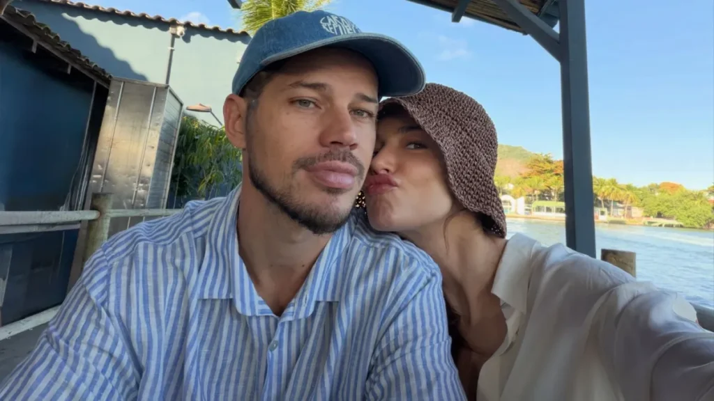Em clima de romance, atriz de “Quem Ama Cuida” compartilha clique ao lado de José Loreto
