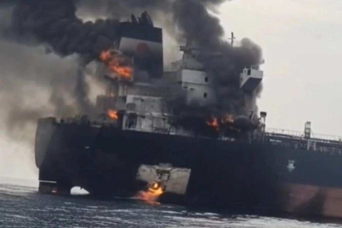 Irã ataca navio-tanque em Hormuz e amplia tensão com EUA no Oriente Médio