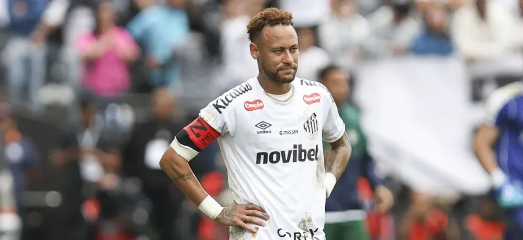 Neymar retorna ao Santos para avaliações após participação na Copa do Mundo de 2026