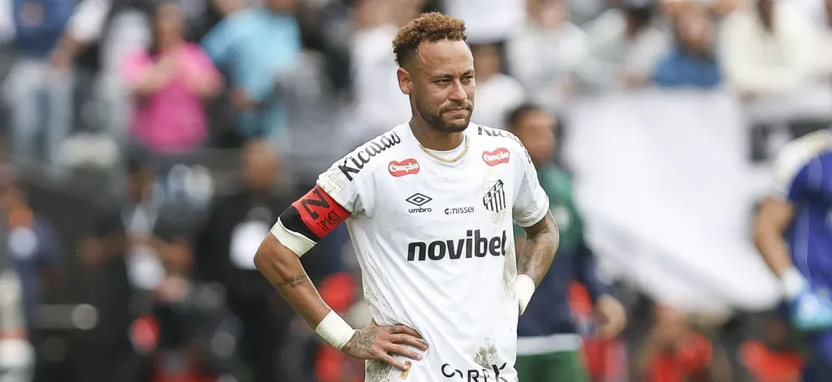 Neymar retorna ao Santos para avaliações após participação na Copa do Mundo de 2026