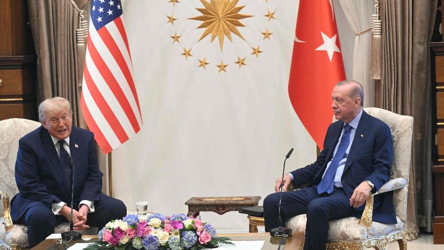 Trump diz estar decepcionado com Otan e critica falta de apoio de aliados aos EUA