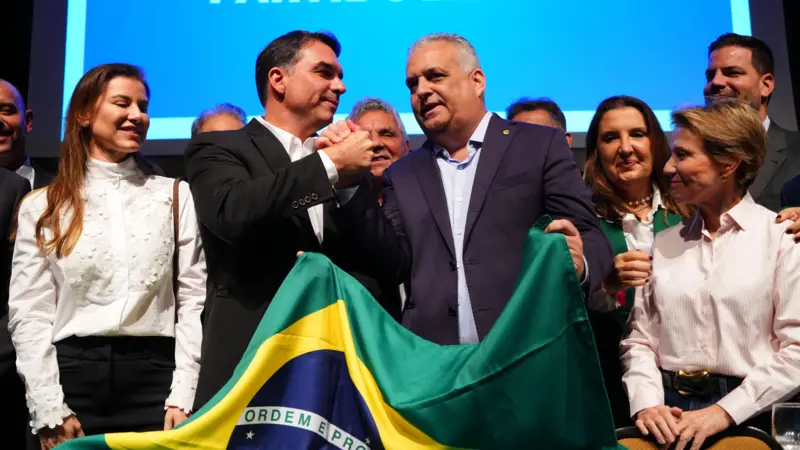 Flávio diz que tentou vice mulher antes de definir Alfredo Gaspar