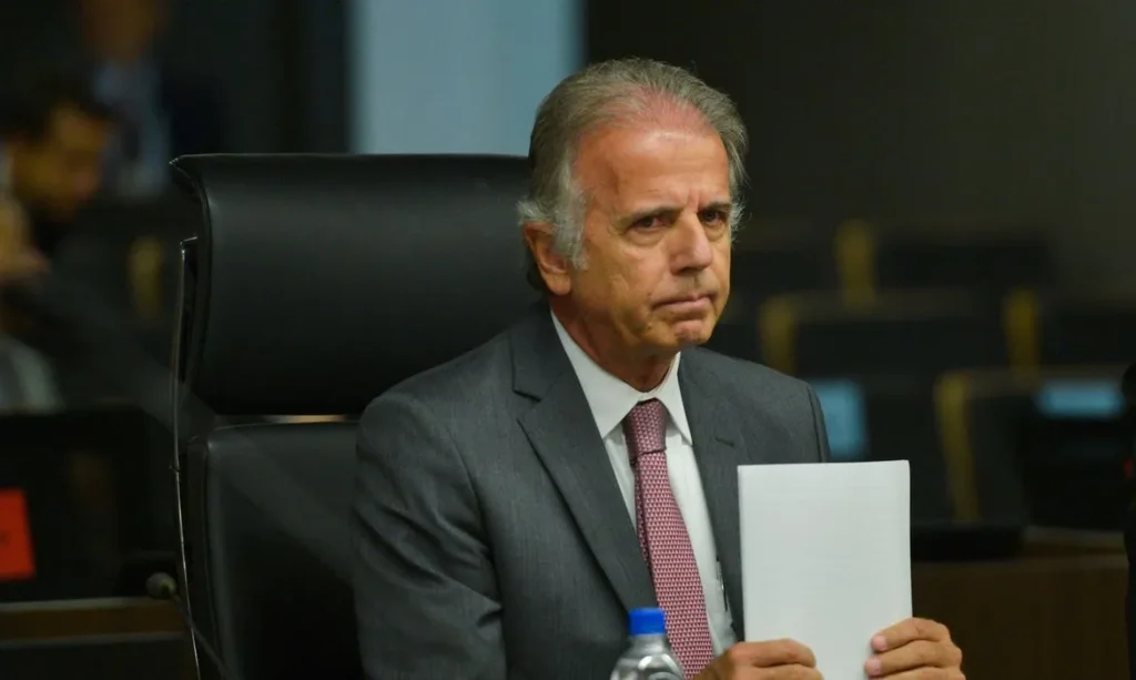 Ministro da Defesa diz que Brasil “abriria o portão” em caso de invasão dos EUA e defende mais investimentos militares