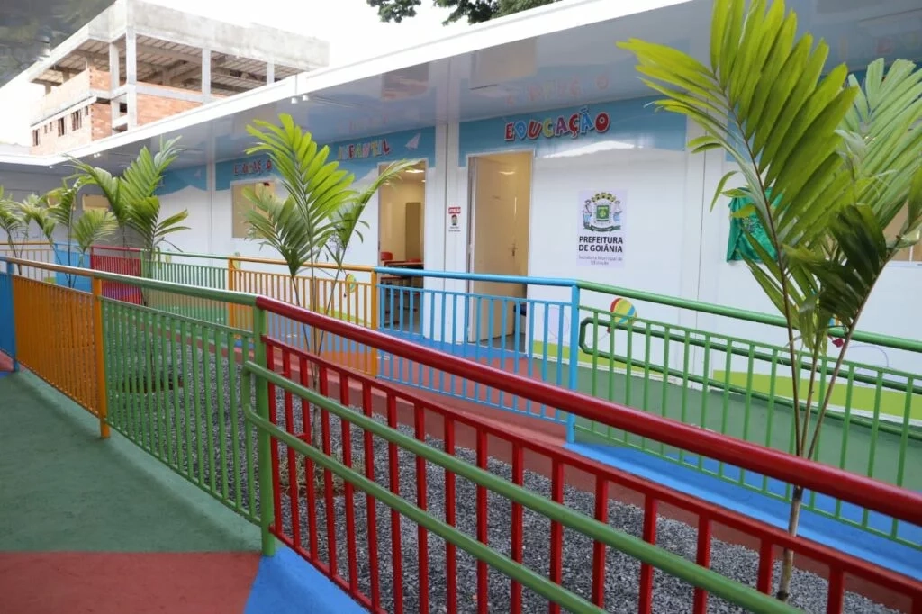 Greve dos servidores da Educação de Goiânia começa nesta segunda com 70% do efetivo em cada unidade