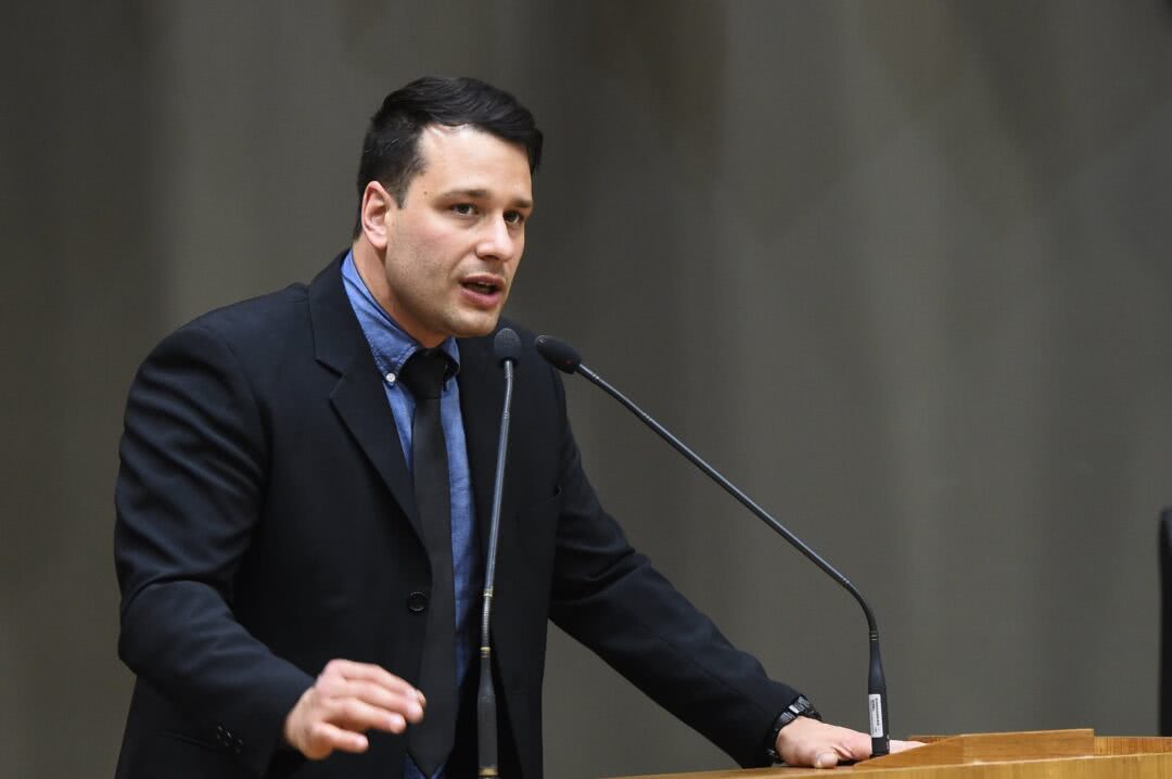Deputado Leonel Radde ironiza crescimento patrimonial de políticos bolsonaristas na Assembleia do RS