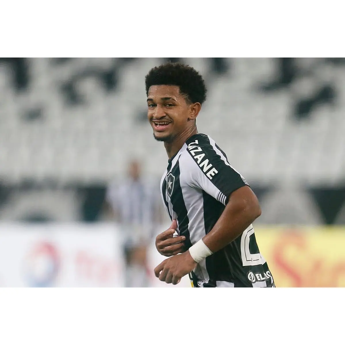 Atlético-GO acerta contratação do lateral Warley e pode promover novas saídas no elenco
