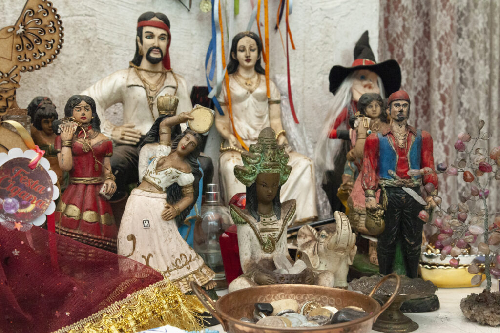 Museu Antropológico da UFG recebe peças sagradas e afrorreligiosas