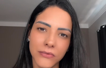 Criança sofre bullying de colega durante tratamento de câncer e mãe raspa cabelo da própria filha como lição
