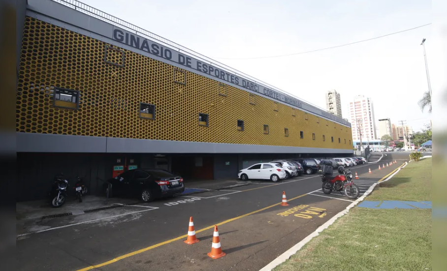 Atleta fica sem movimentos após golpe proibido durante luta de jiu-jítsu; assista ao vídeo