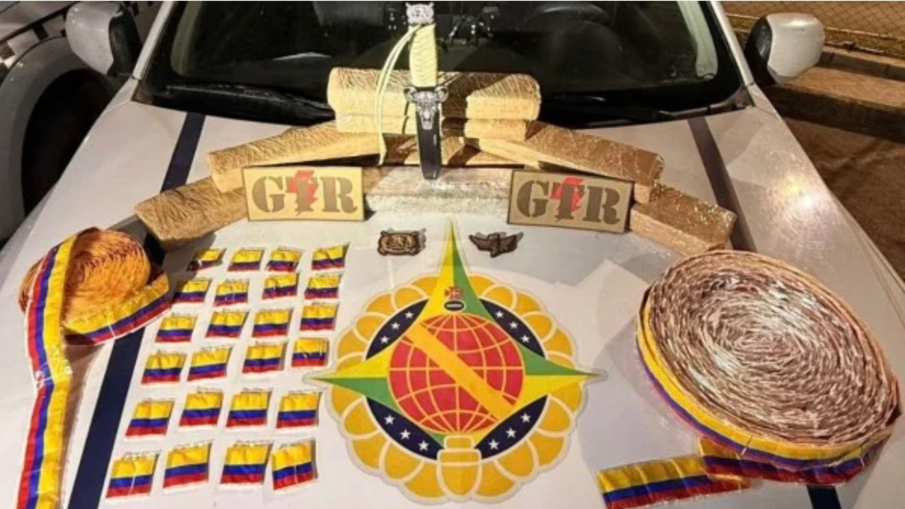 Homem é preso com 1 mil papelotes de cocaína em ônibus na divisa Goiás e DF