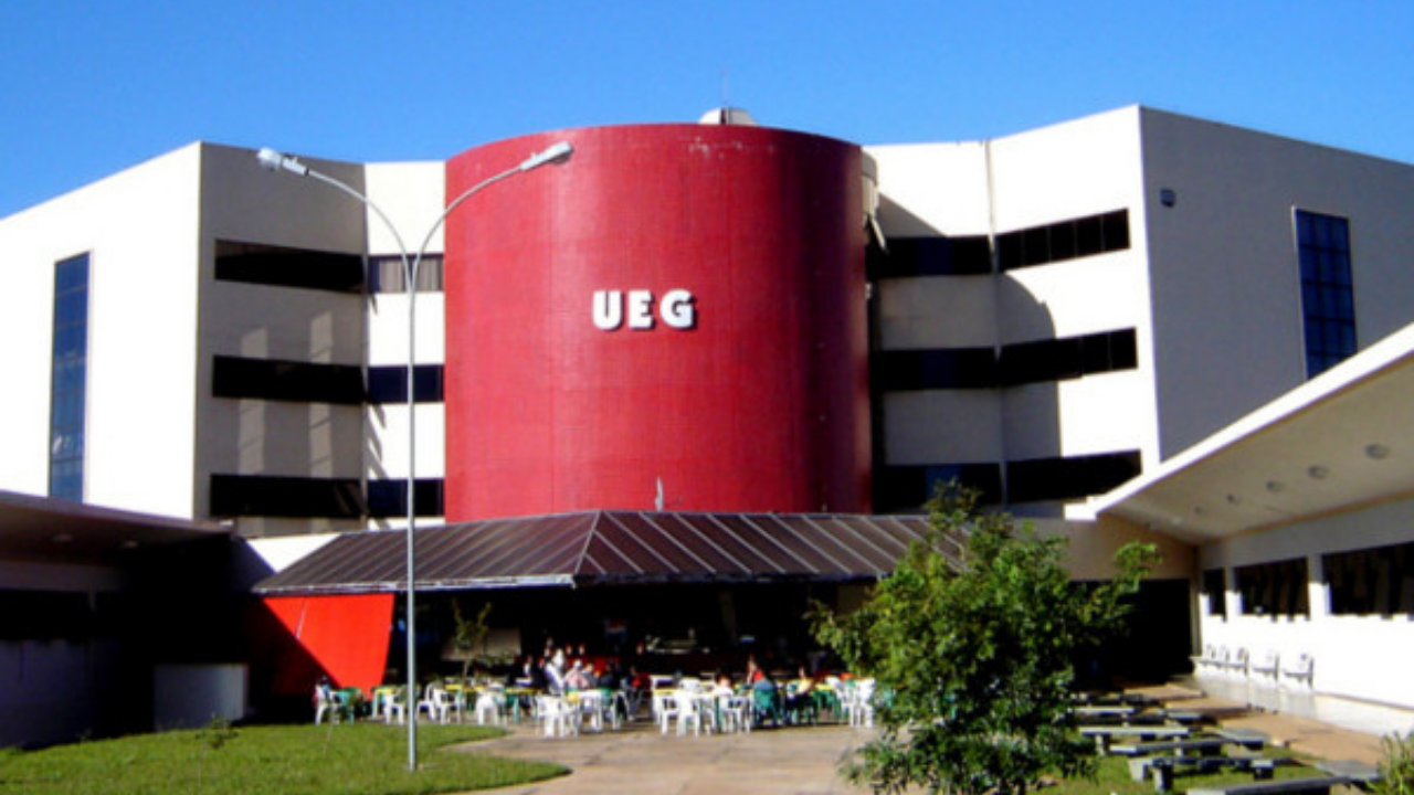 Prazo para pedir isenção do vestibular da UEG termina nesta segunda-feira (31/08)
