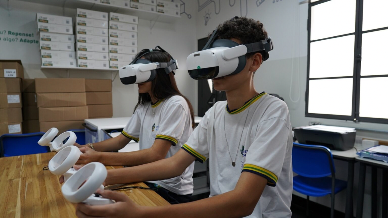Rede Estadual de Goiás distribui óculos VR e impressoras 3D aos Cepis no segundo semestre