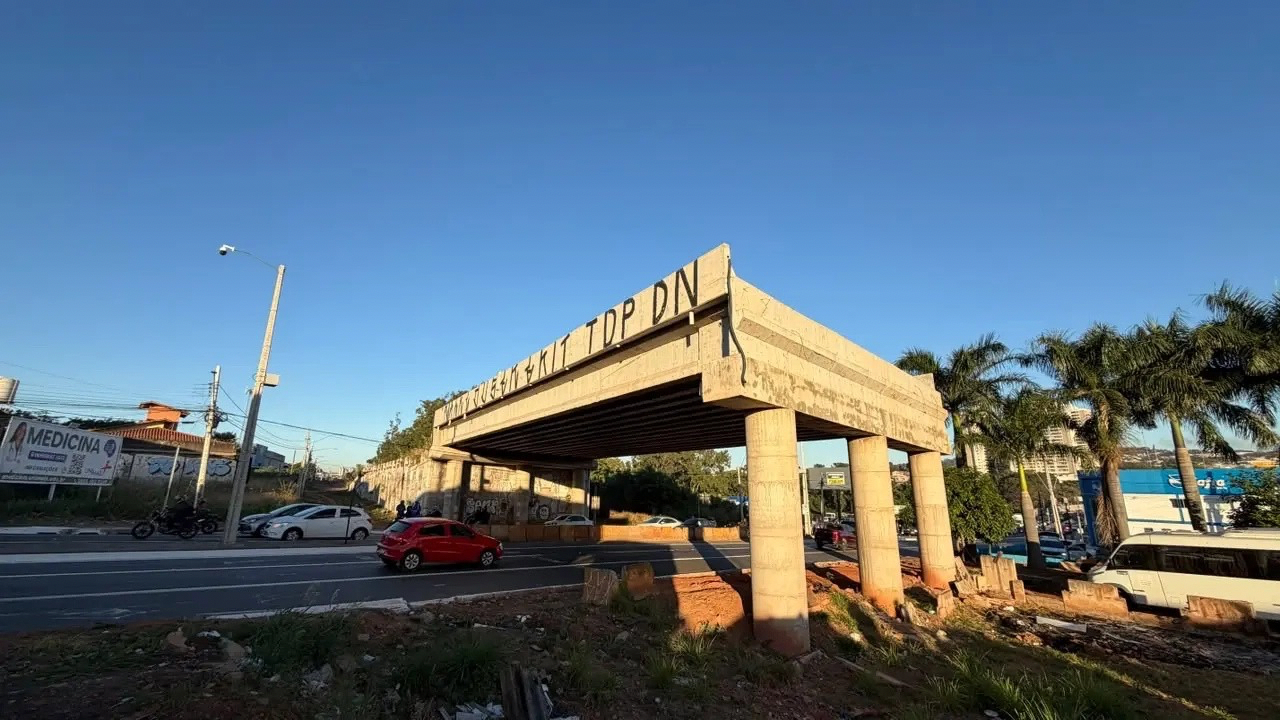 Via lateral do viaduto Leste-Oeste é liberada em Goiânia, mas segunda pista fica pronta em 60 dias