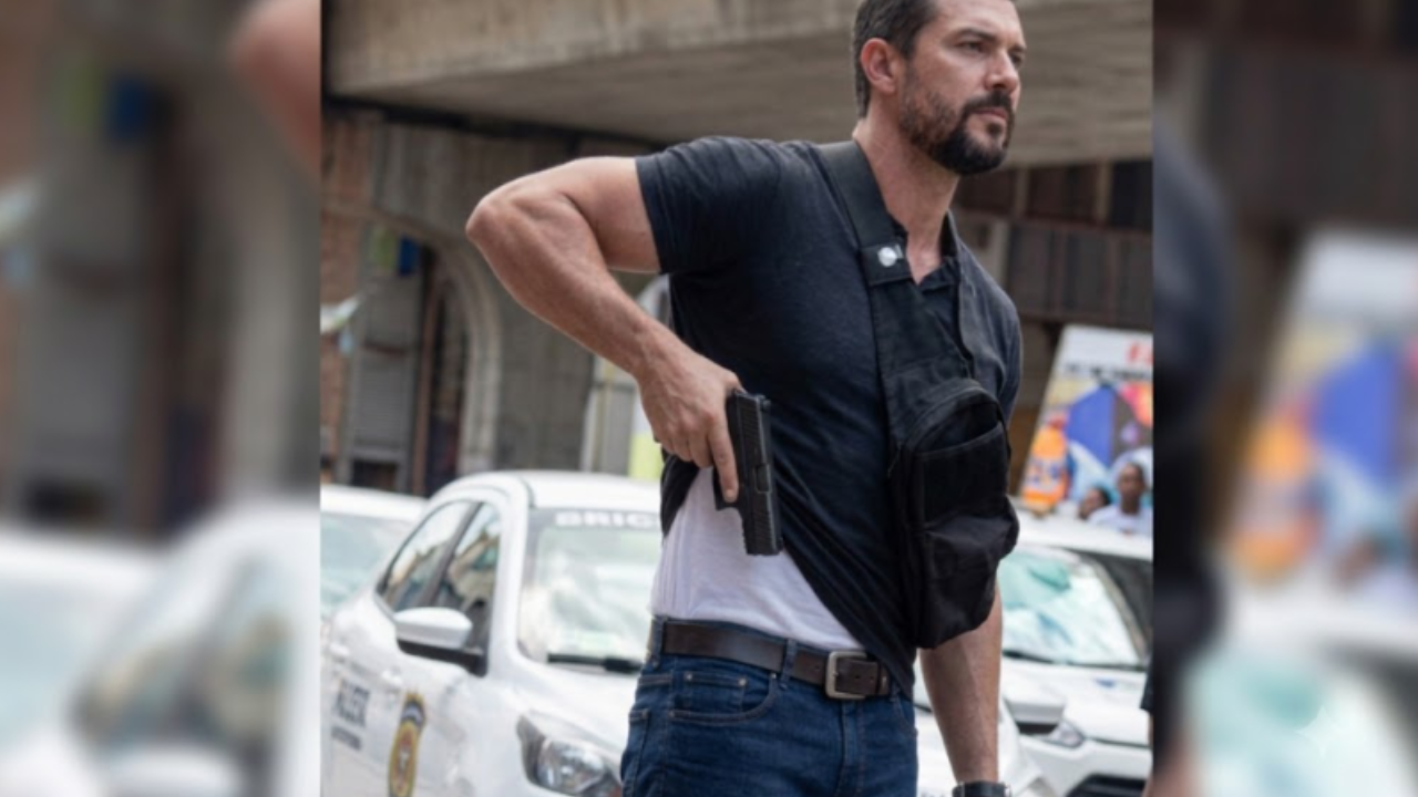 Motorista saca arma durante discussão de trânsito, é contido após intervenção de prefeito e acaba na delegacia