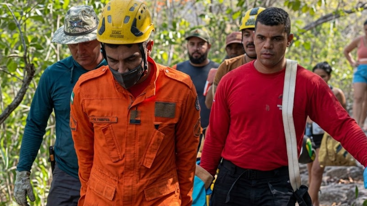 Resgate mobiliza bombeiros após criança cair de ribanceira de 10 metros em Niquelândia