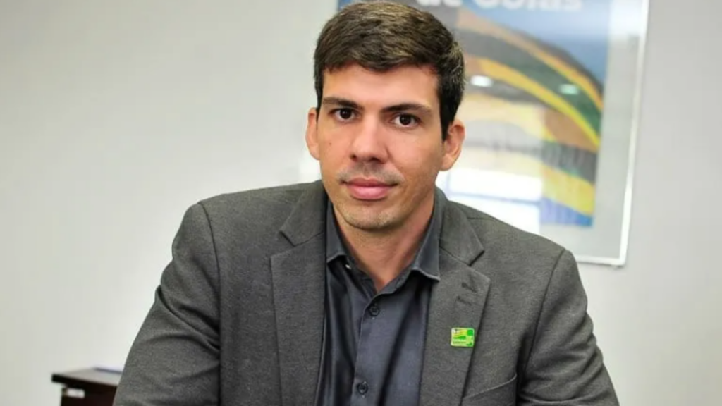 Pedro Sales retira nome da corrida à Câmara e abre espaço na chapa governista