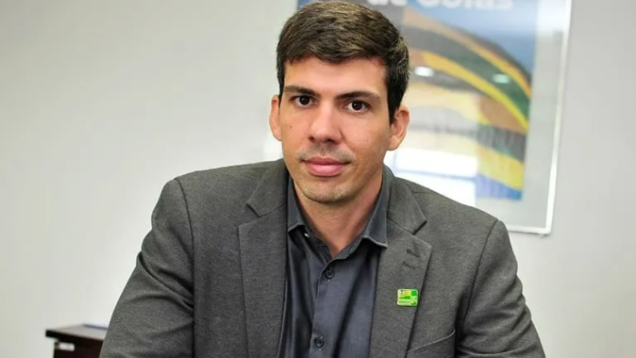 Pedro Sales retira nome da corrida à Câmara e abre espaço na chapa governista