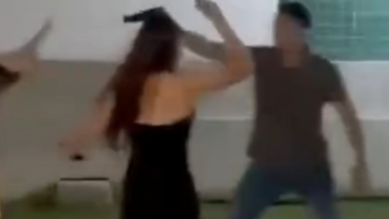 Homem aponta arma e ameaça moradores após conflito por barulho em condomínio; veja vídeo