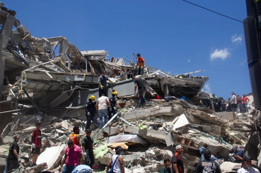 Colômbia chega ao quinto dia de buscas por sobreviventes após terremoto que matou 281