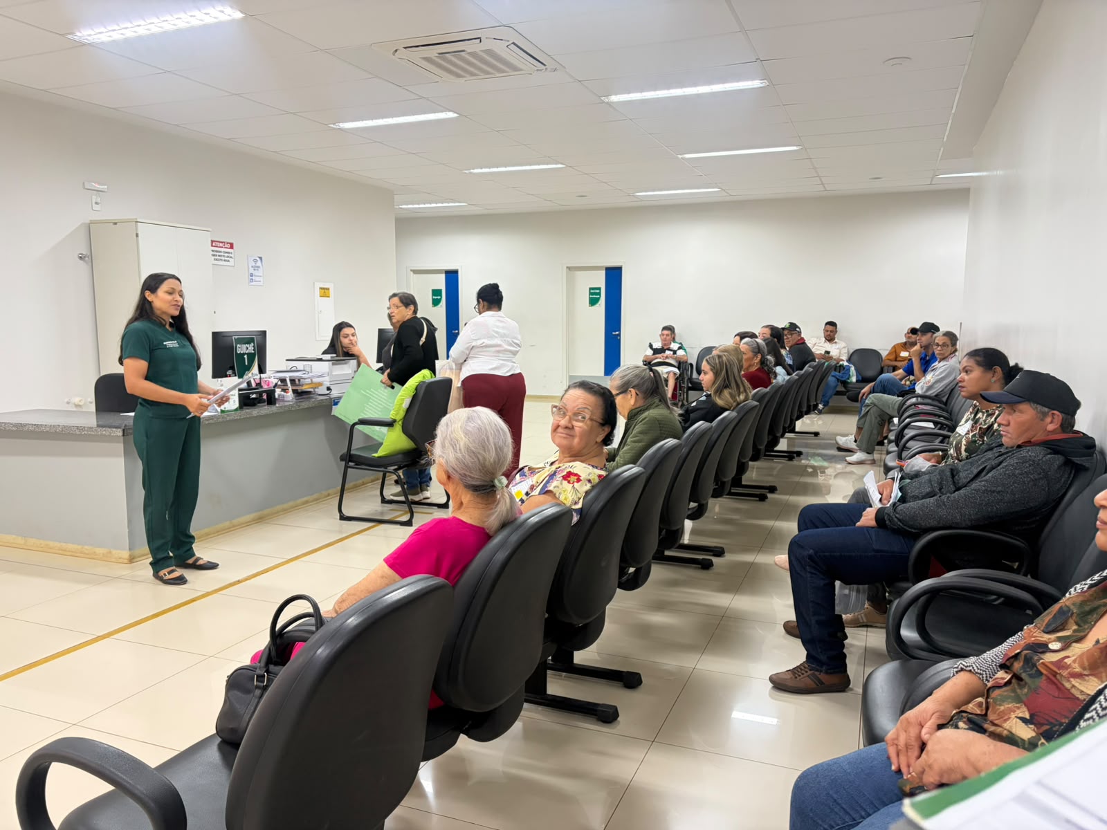 Policlínica Estadual de Quirinópolis orienta público sobre alongamento e ergonomia