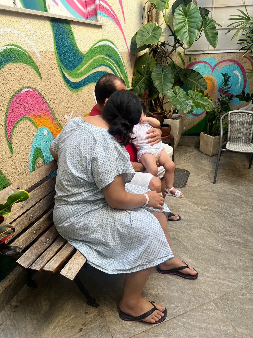 Reencontro entre mãe e filha transforma internação em momento de afeto no HEMNSL