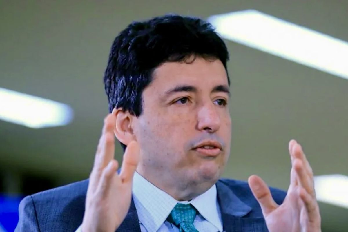 Daniel Vilela escolhe Adriano Rocha Lima como vice e deixa de lado nome defendido por 106 prefeitos goianos