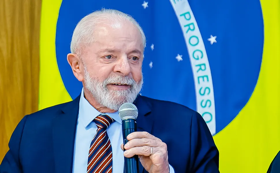 Lula é oficializado candidato à reeleição em convenção nacional do PT em São Paulo