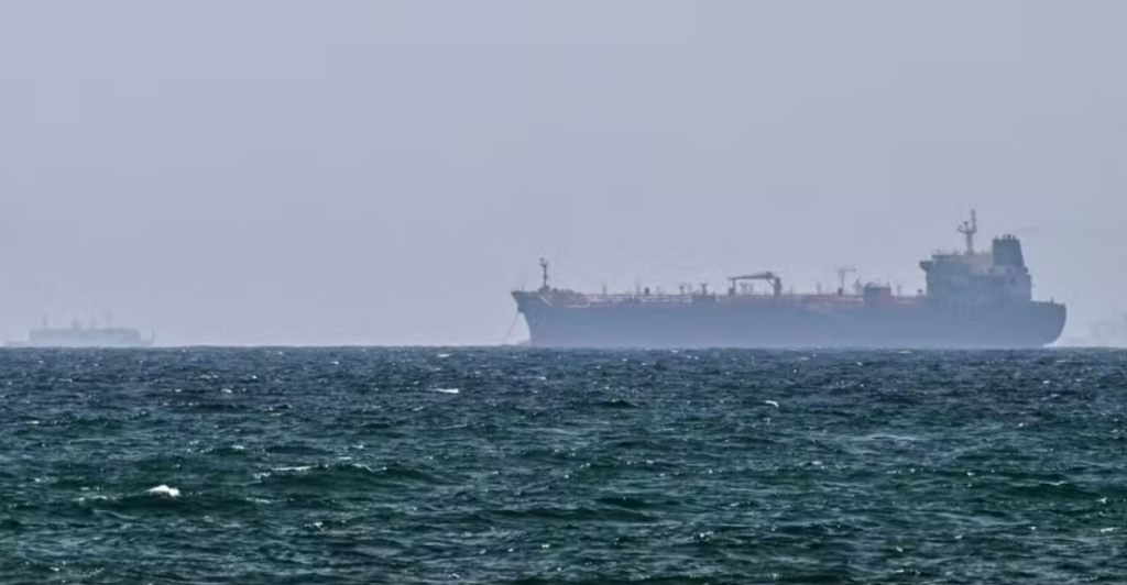 Novo ataque a navio no Estreito de Ormuz pressiona o preço do petróleo