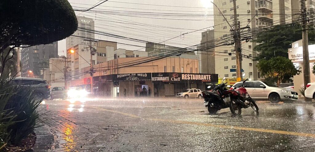 Dez cidades de Goiás estão sob alerta de tempestade nesta quinta-feira (27)
