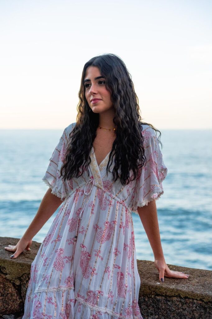 Conheça Pri Jardim, a nova aposta do pop leve brasileiro