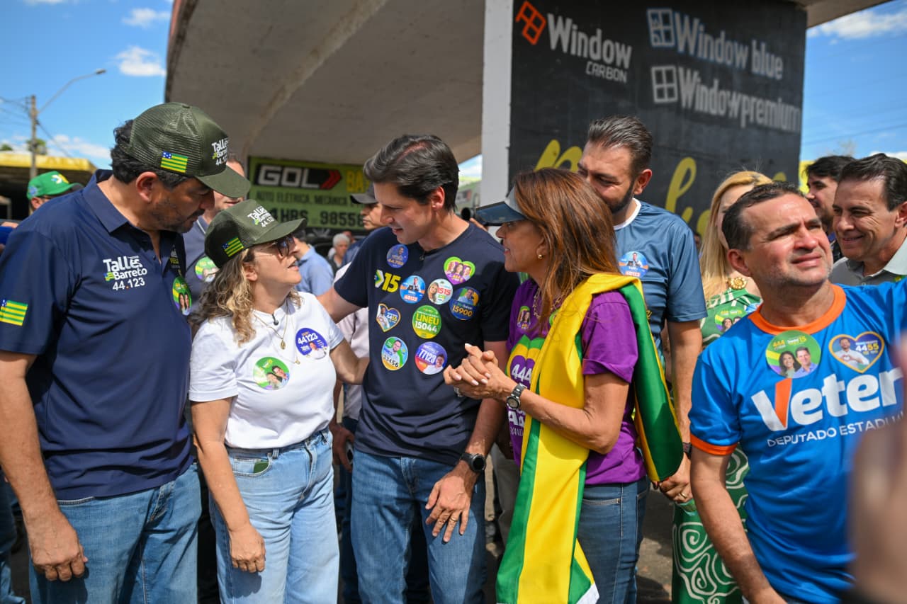 Vice-prefeita de Rialma, do PL, vai à carreata e declara apoio a Daniel Vilela