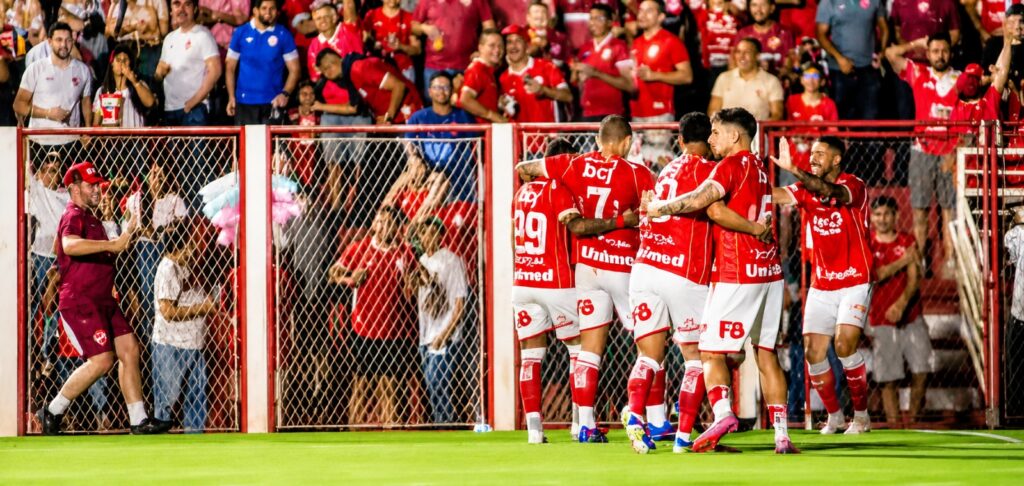 Vila Nova vence Ceará por 2 a 0 e assume vice-liderança da Série B