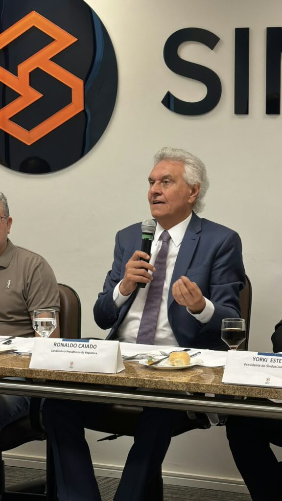 Caiado critica Lula por juros altos e carga tributária e diz que medidas “estrangulam” a economia brasileira