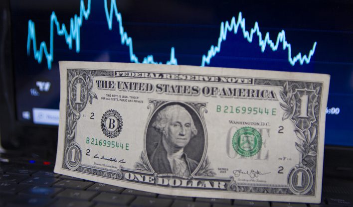 Dólar abre estável após ata do Copom e dados de inflação de julho