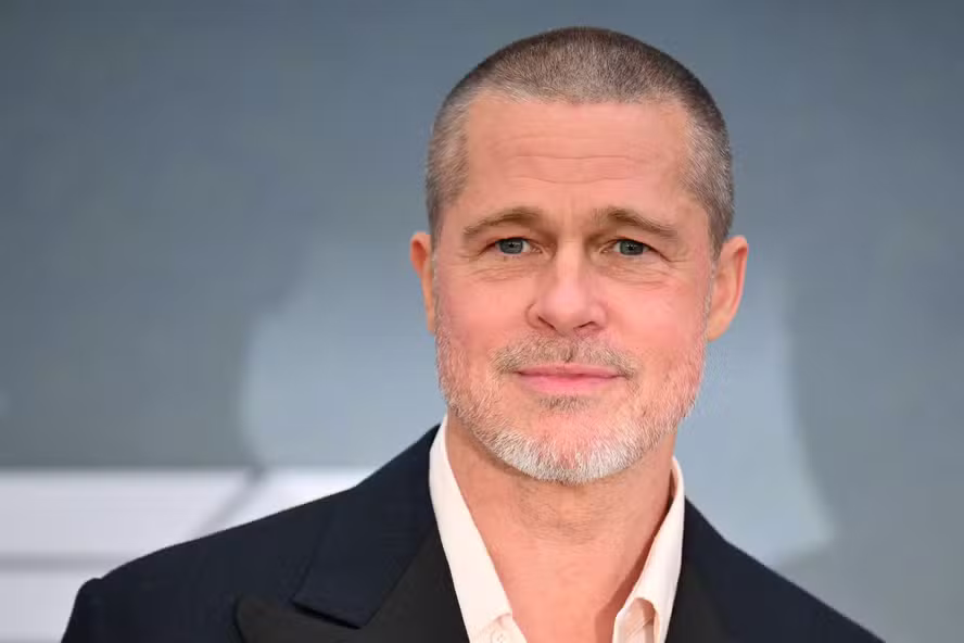 O Ator Brad Pitt volta a beber após sete anos sem álcool