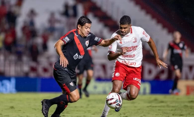 Atlético-GO encara Náutico nos Aflitos em busca de aproximação do G-6 da Série B