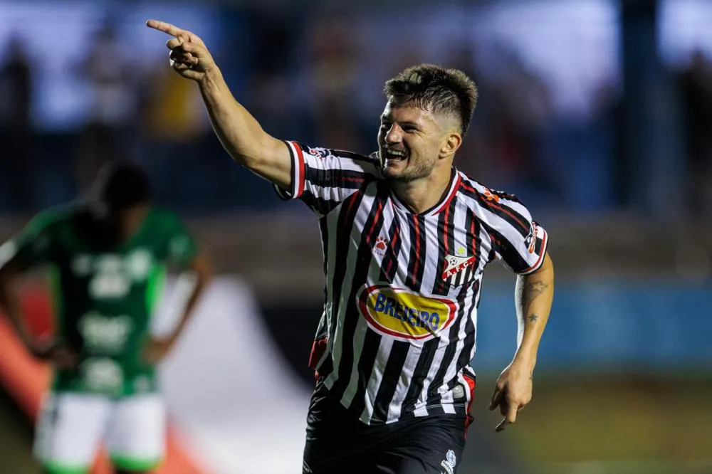 Anápolis deixa zona de rebaixamento da Série C após vencer Guarani de virada