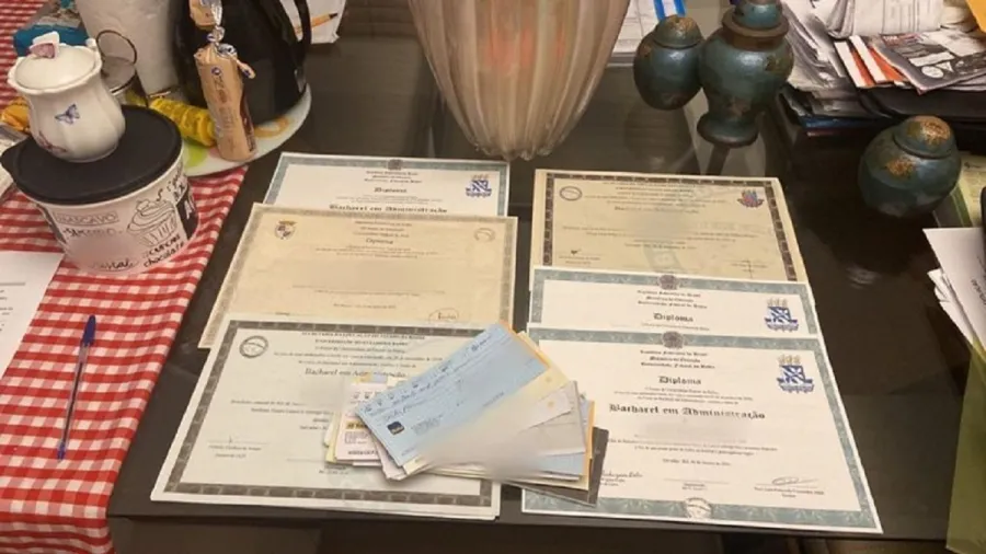 PF mira venda de diplomas falsos para cursos de medicina
